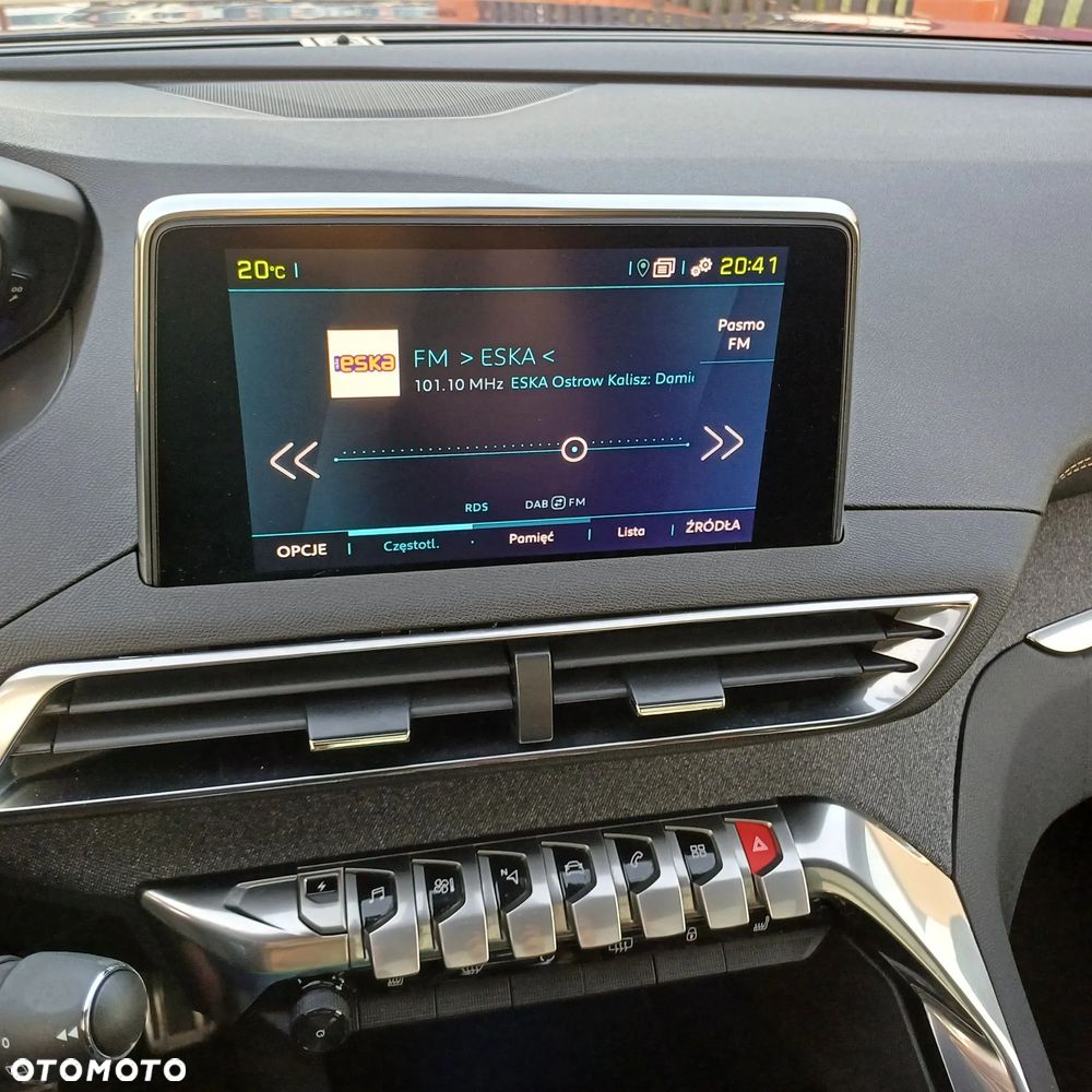 Peugeot 3008 1.6 PureTech HYbrid GT Line S&S EAT8 - 21