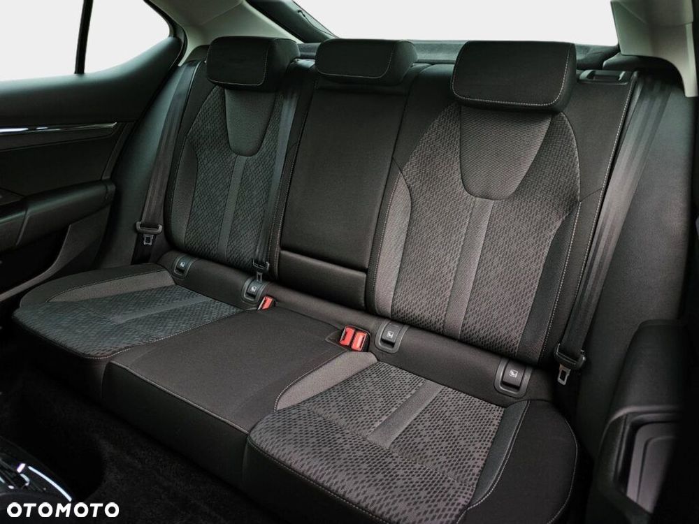 Skoda Octavia 1.5 TSI ACT Style - 35