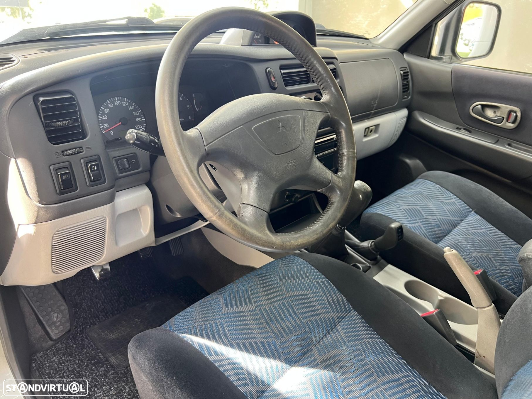 Mitsubishi Pajero Sport 2.5 TD GLS - 8