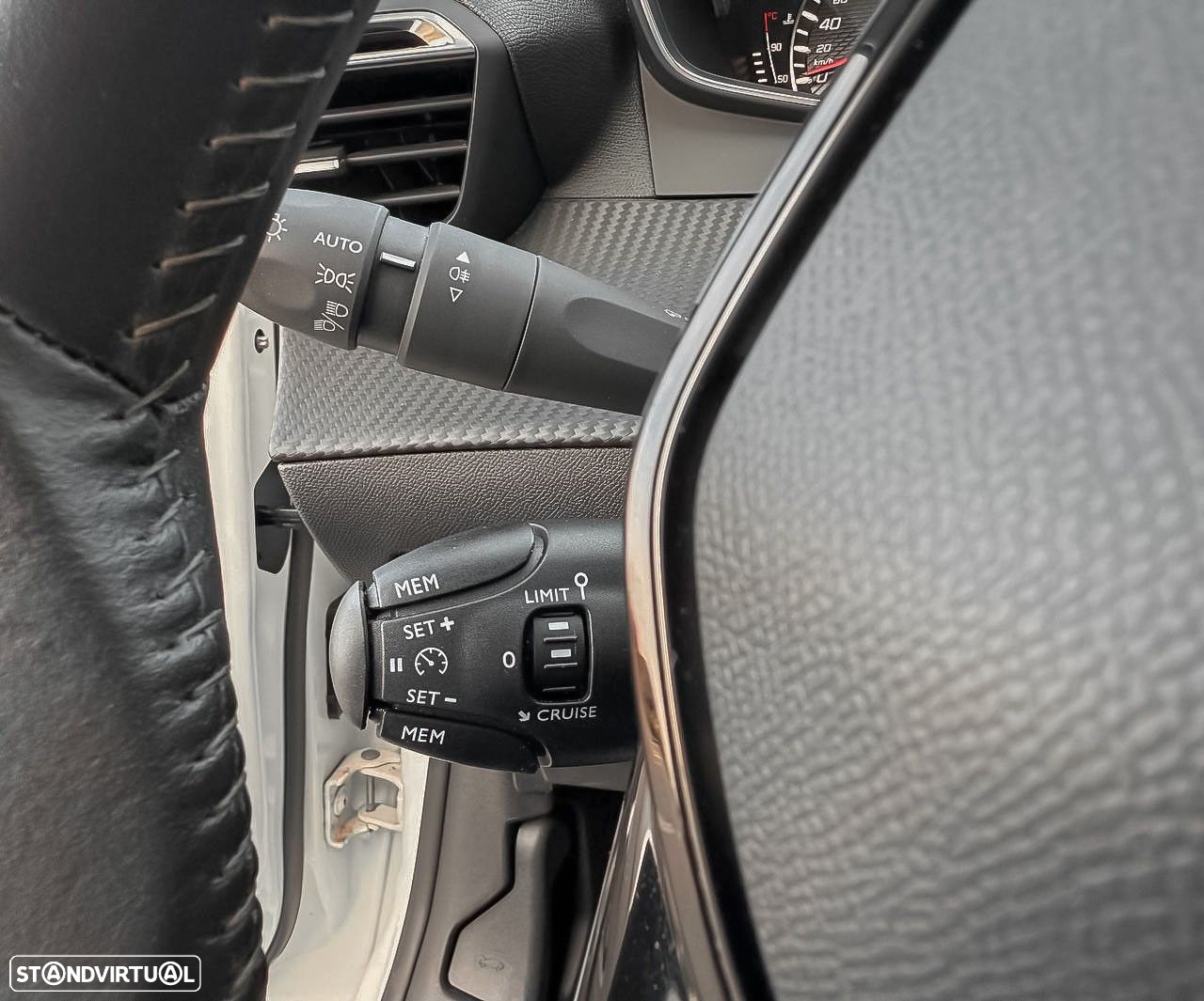 Peugeot 208 PureTech 100 Style - 14