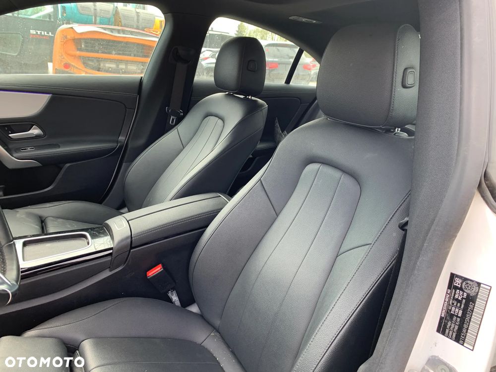 Mercedes-Benz CLA 250 4Matic 7G-DCT - 13