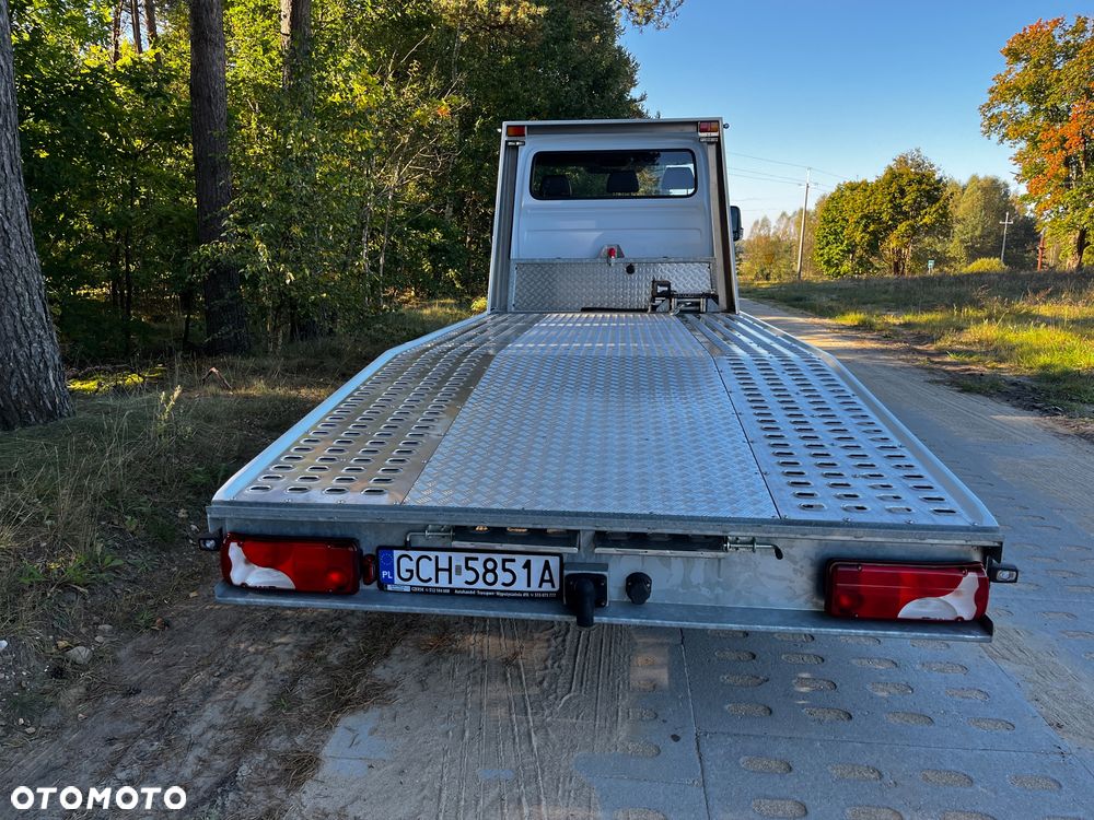 Mercedes-Benz Sprinter - 5