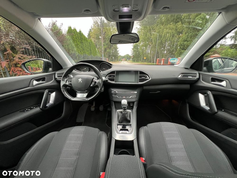 Peugeot 308 SW 1.2 PureTech Business Line S&S - 23