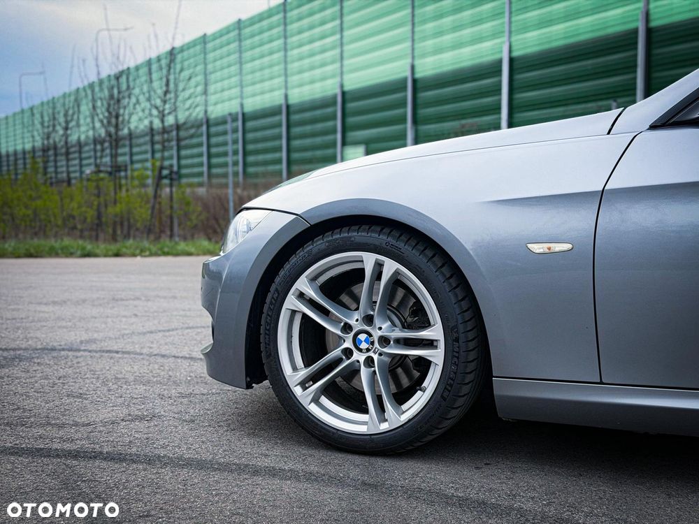 BMW Seria 3 325i M Sport Edition - 5