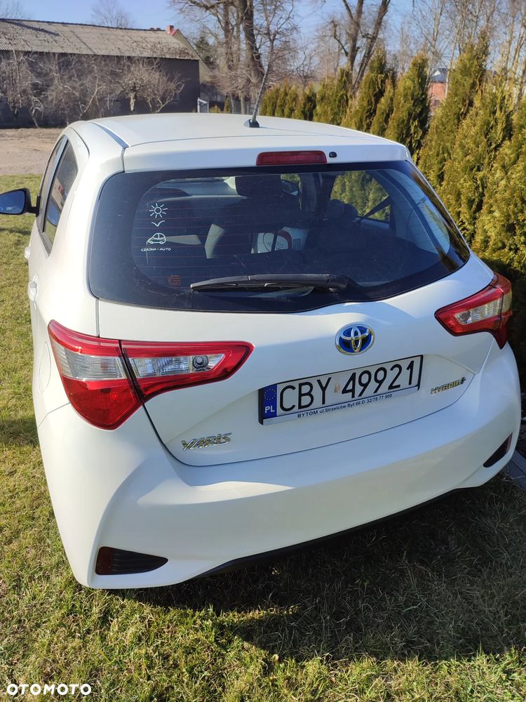 Toyota Yaris Hybrid 100 Active EU6 - 12