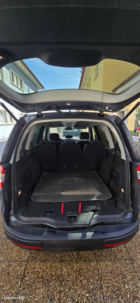 Ford Galaxy - 19