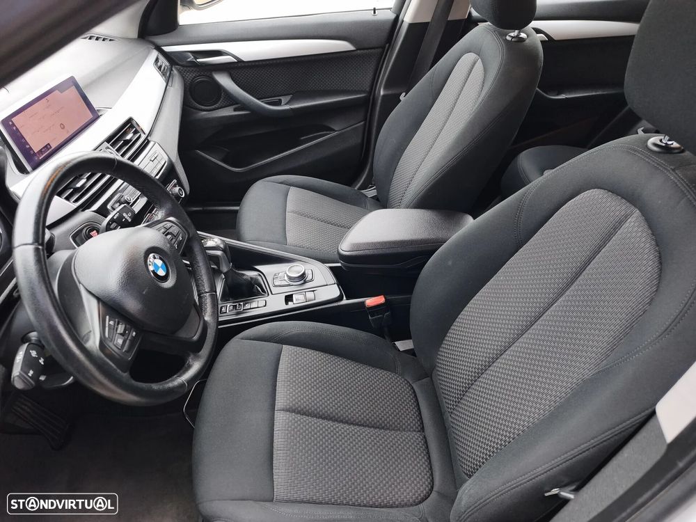 BMW X1 25 e xDrive Corporate Edition - 11