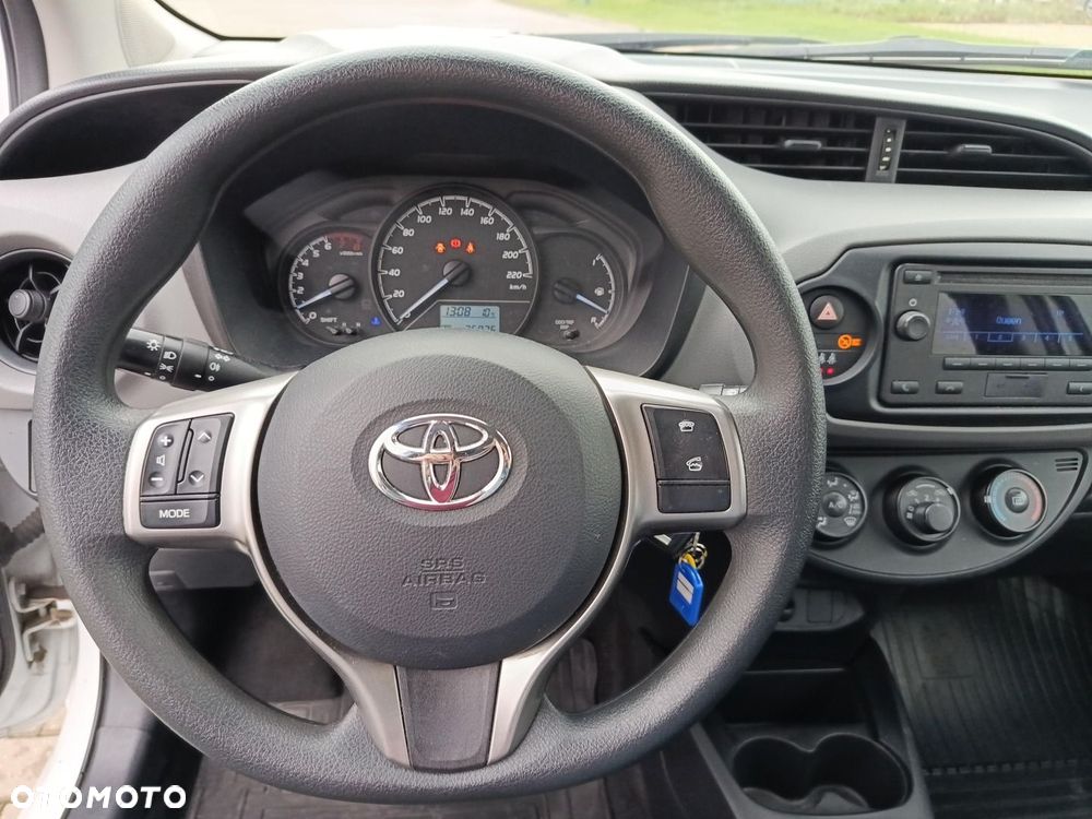 Toyota Yaris - 16