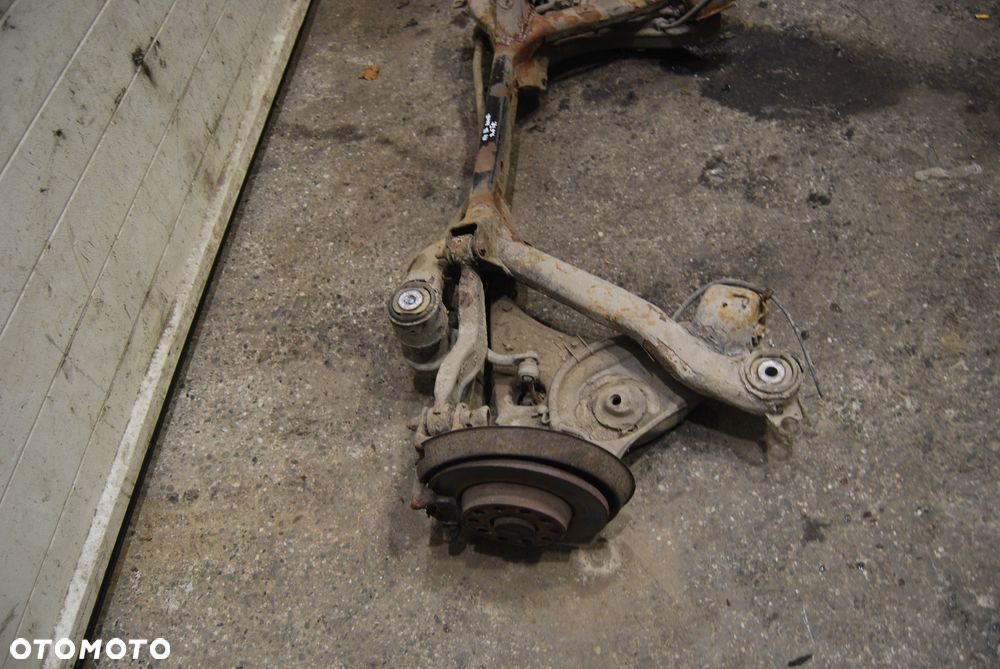 BELKA SANKI ZAWIESZENIA TYŁ TYLNE AUDI A4 B6 B7 KOMBI 1.9 TDI 8E0 - 6