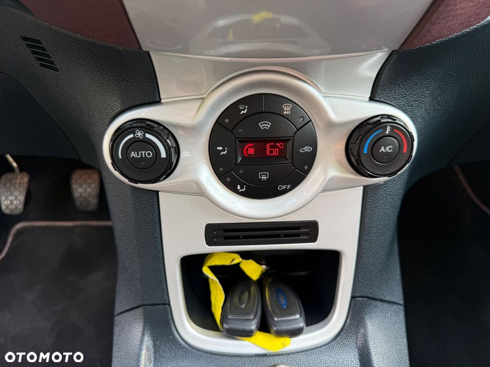 Ford Fiesta - 27