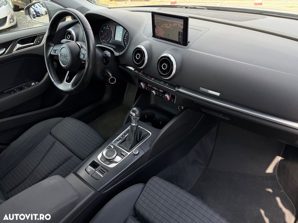 Audi A3 2.0 TDI ack S tronic S line Sportpaket - 17