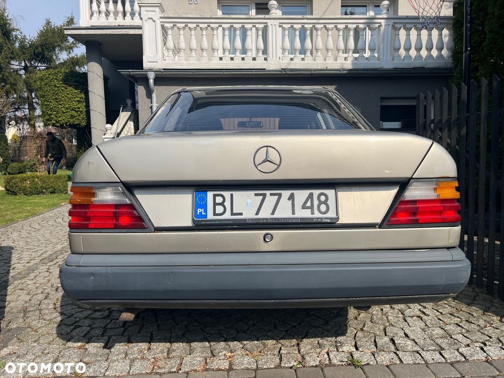 Mercedes-Benz Klasa E - 22