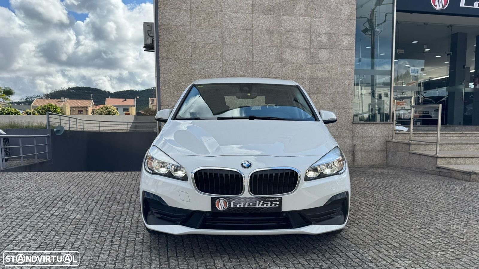 BMW 225xe Active Tourer - 2