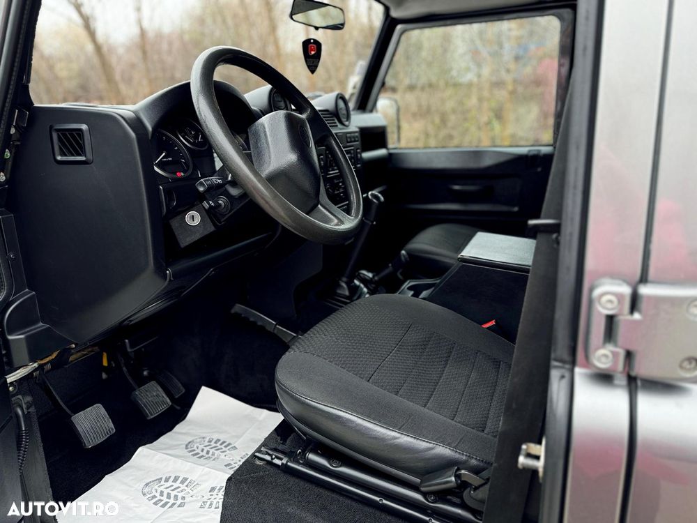 Land Rover Defender 110 2.4I SE - 22