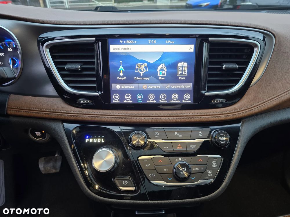 Chrysler Pacifica - 23