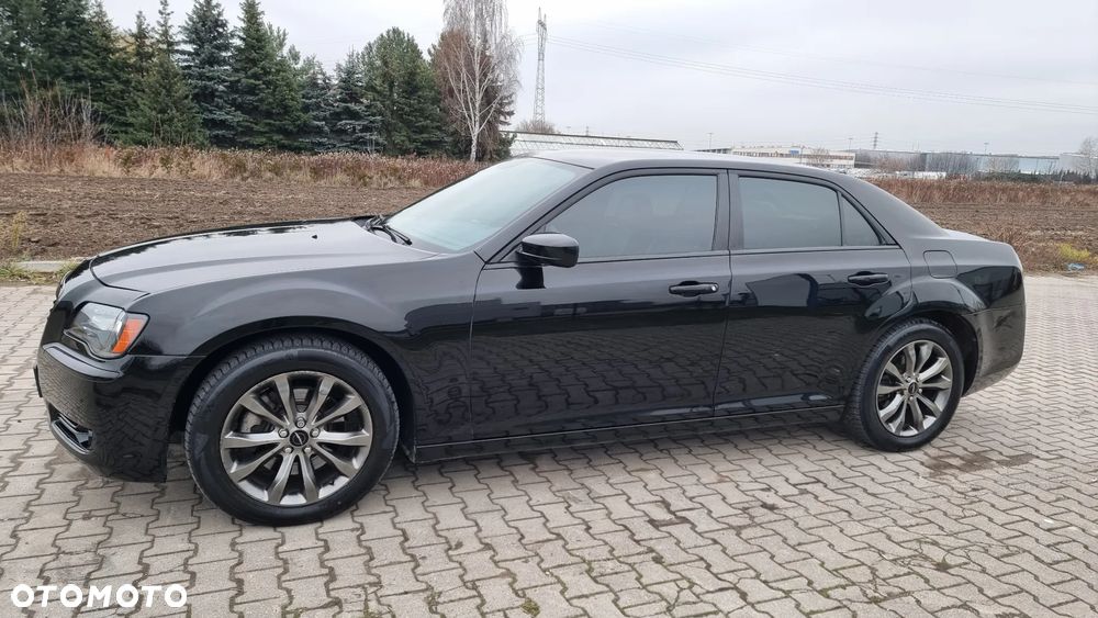 Chrysler 300s - 25