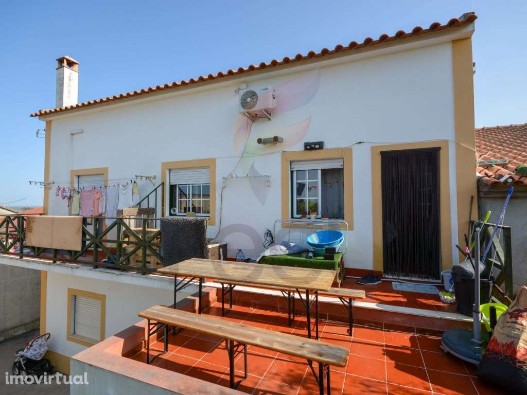 PRÉDIO COM TRÊS APARTAMENTOS - Grande imagem: 4/9