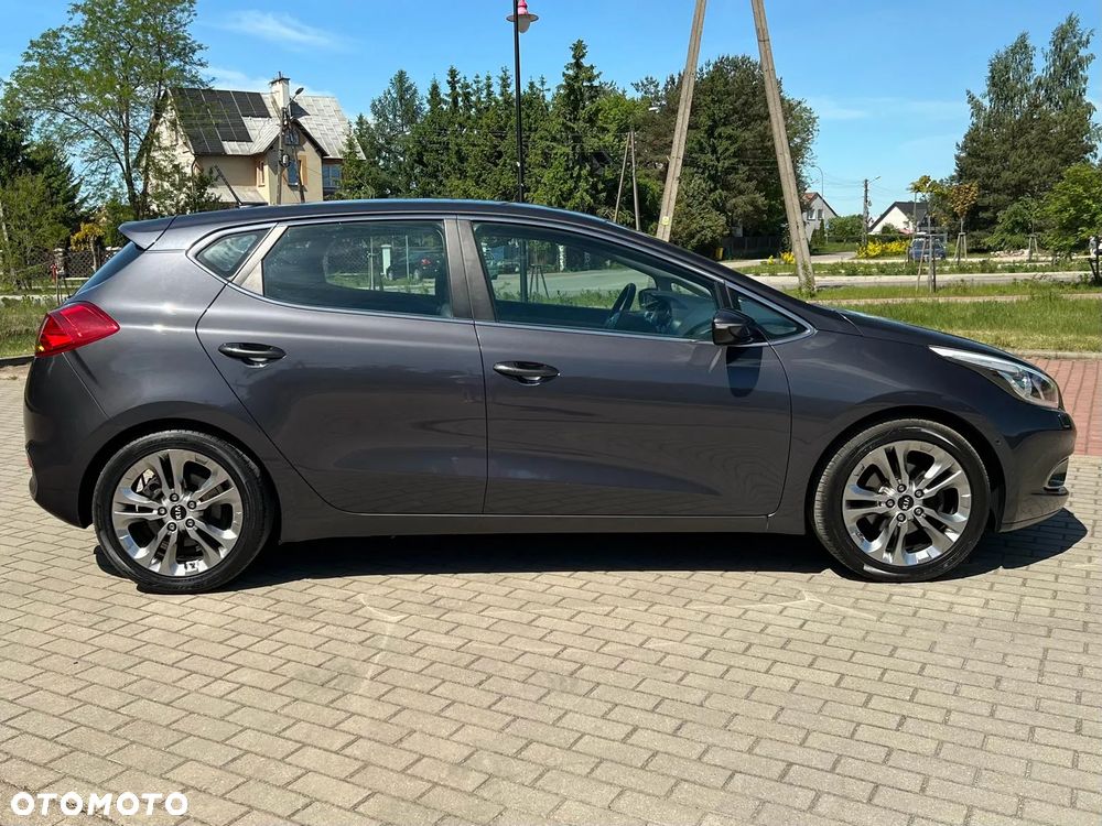 Kia Ceed 1.6 GDI ISG Vision - 24