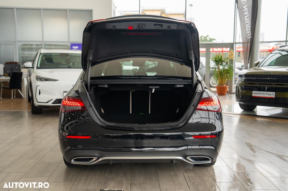 Mercedes-Benz E 220 d 4Matic 9G-TRONIC AMG Line - 13