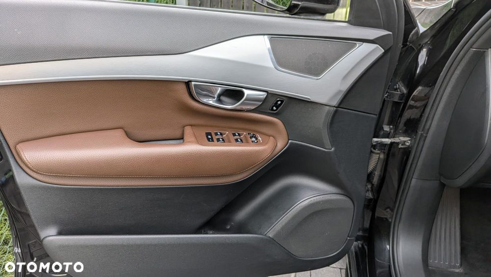 Volvo XC 90 D4 FWD Momentum - 22