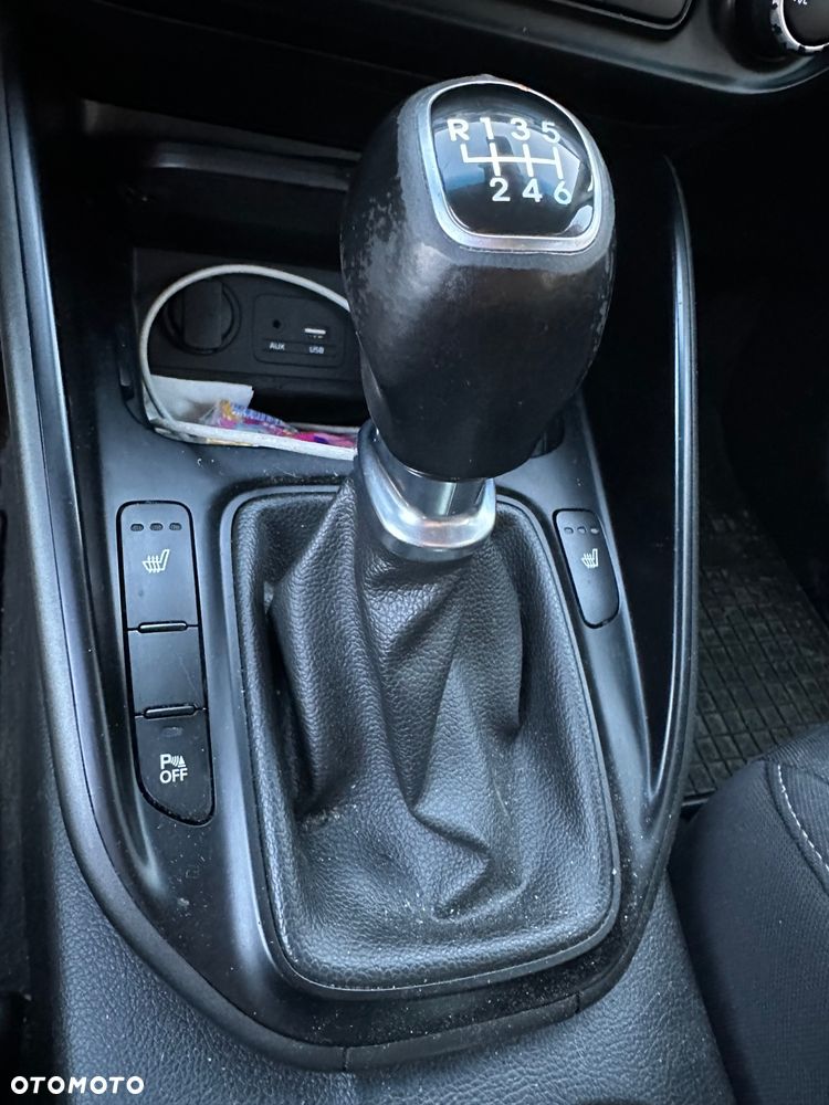 Kia Carens 1.7 CRDi Business Line 7os - 15