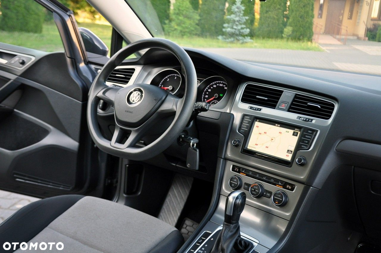 Volkswagen Golf - 25