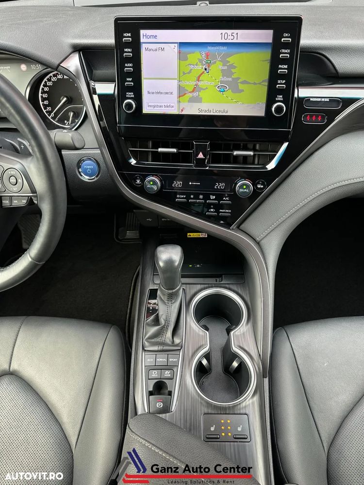 Toyota Camry Executive - 11