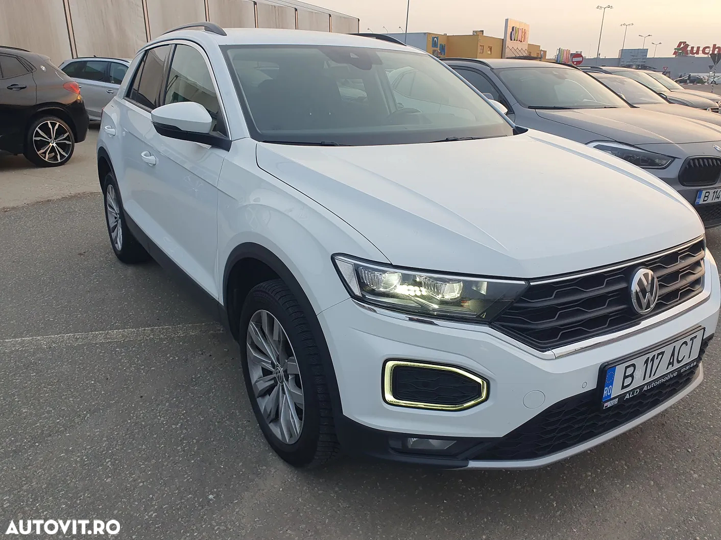 Volkswagen T-ROC - 2