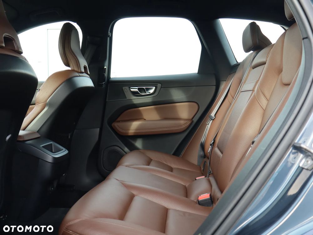 Volvo XC 60 B4 D AWD Momentum - 15