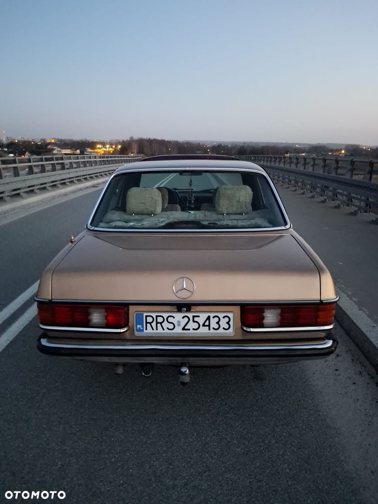 Mercedes-Benz W123 - 4