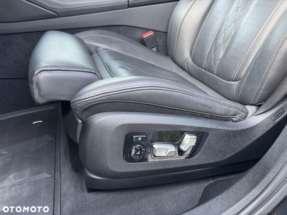 BMW X6 xDrive30d mHEV - 23