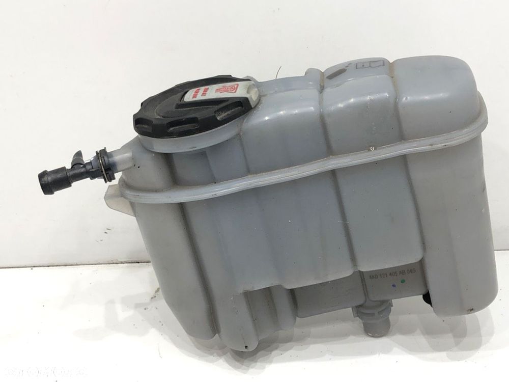ZBIORNIK WYRÓWNAWCZY PŁYNU CHŁODZĄCEGO  AUDI A6 C8 Avant (4A5) 2018 - 2022 40 TDI Mild Hybrid - 1