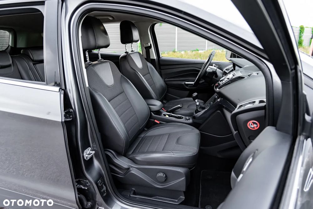 Ford Kuga 2.0 TDCi 2x4 SYNC - 26