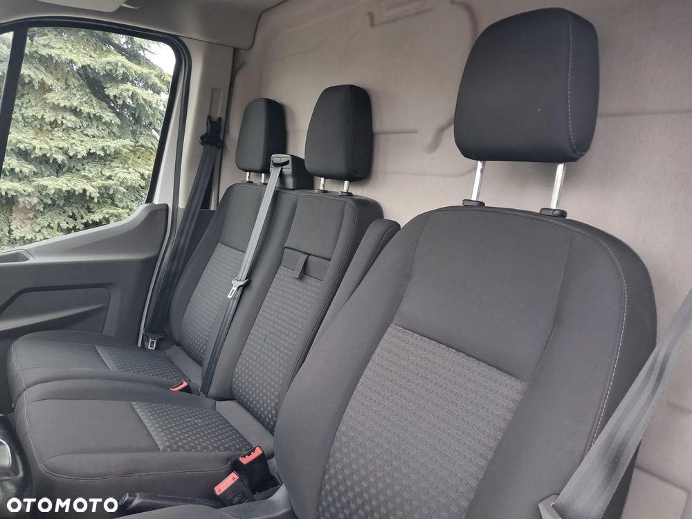 Ford Transit - 12