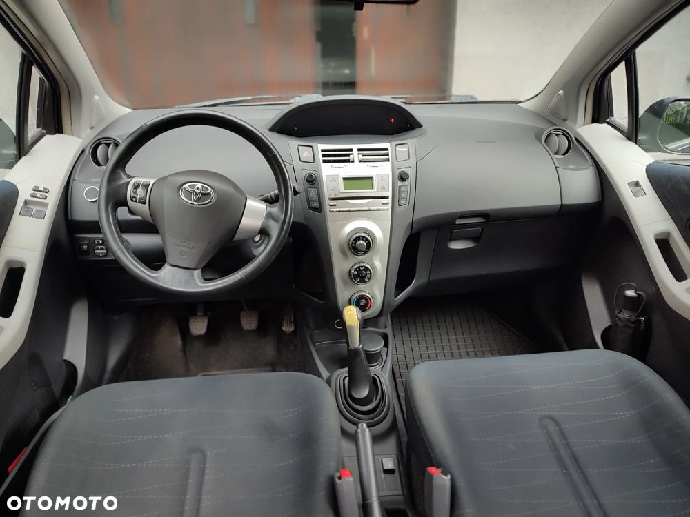 Toyota Yaris 1.0 Luna A/C - 17
