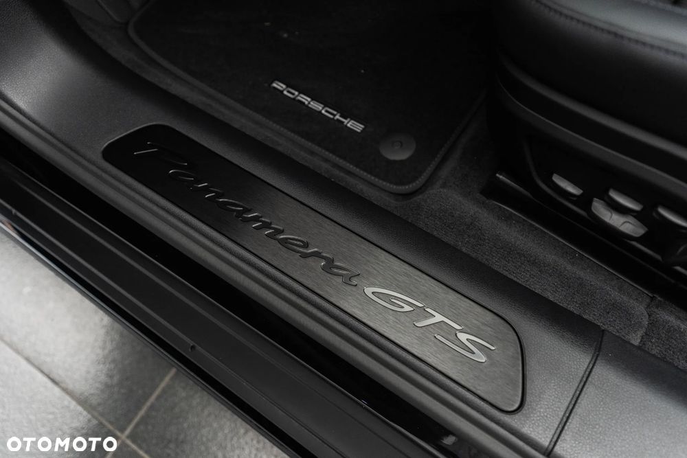 Porsche Panamera GTS - 30