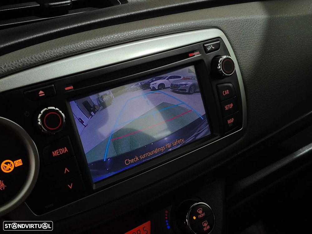 Toyota Yaris 1.4 D-4D Sport — fotografia 15