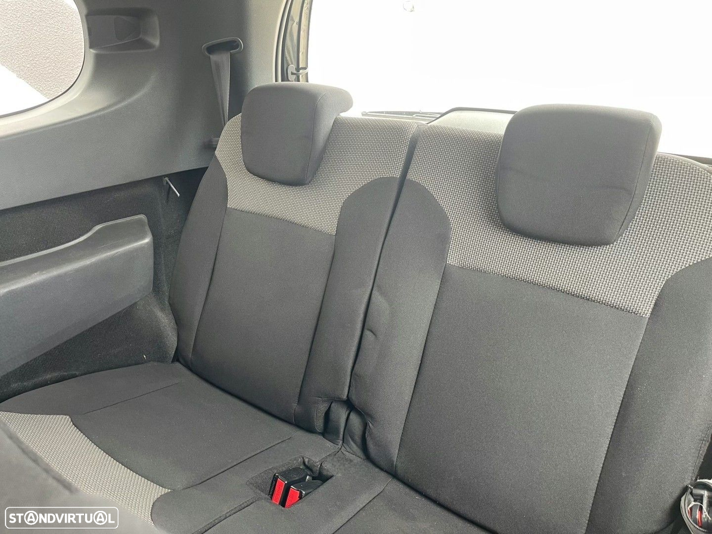 Dacia Lodgy 1.5 Blue dCi Stepway 7L - 9