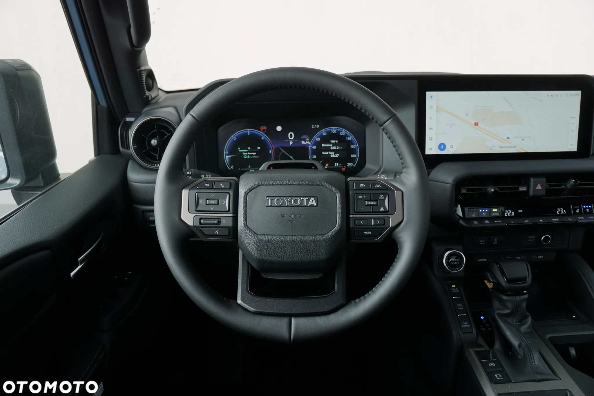 Toyota Land Cruiser - 20