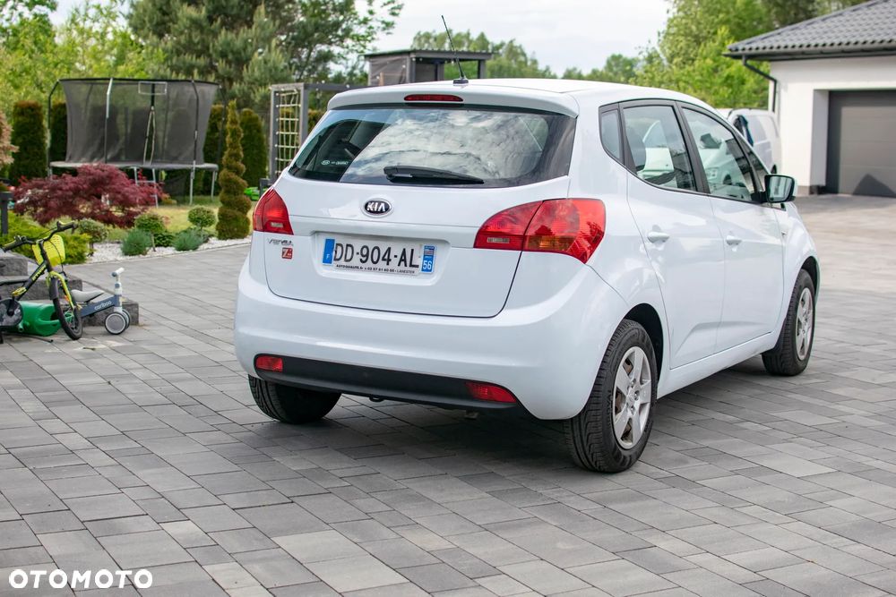 Kia Venga - 16