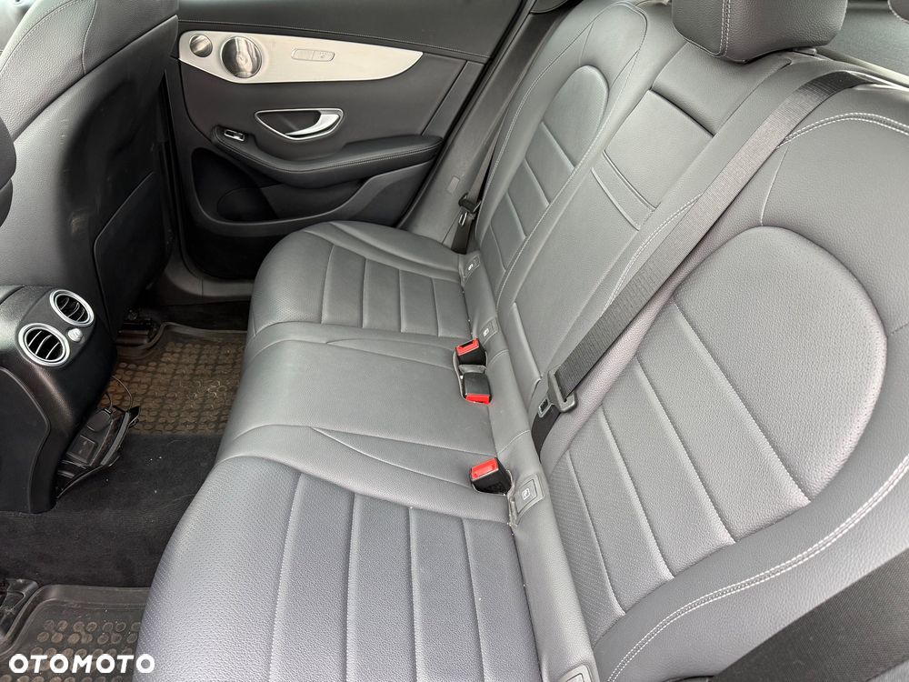 Mercedes-Benz GLC - 12