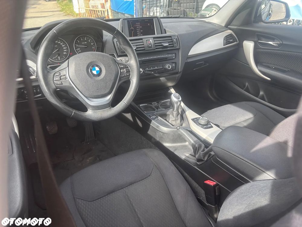 BMW Seria 1 116i - 24