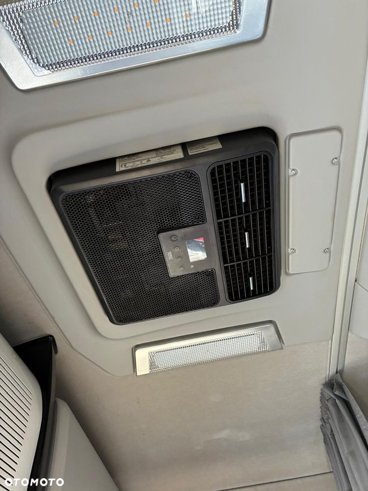 Renault T480 HIGH SLEPER CAB - 28