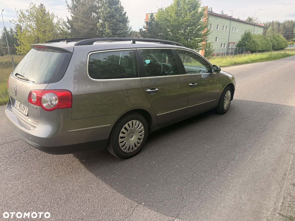 Volkswagen Passat 2.0 TDI Comfortline DSG - 4