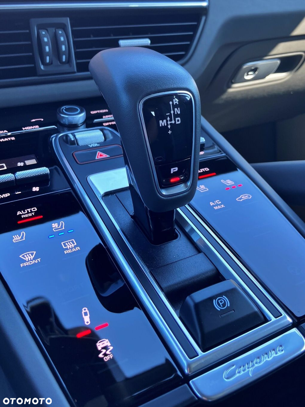 Porsche Cayenne - 32