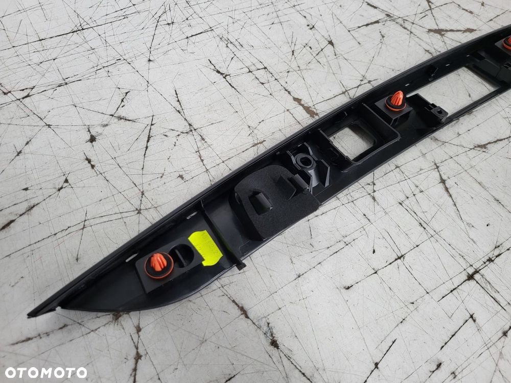 listwa blenda klapy tył bagażnika mercedes c 204 - 7