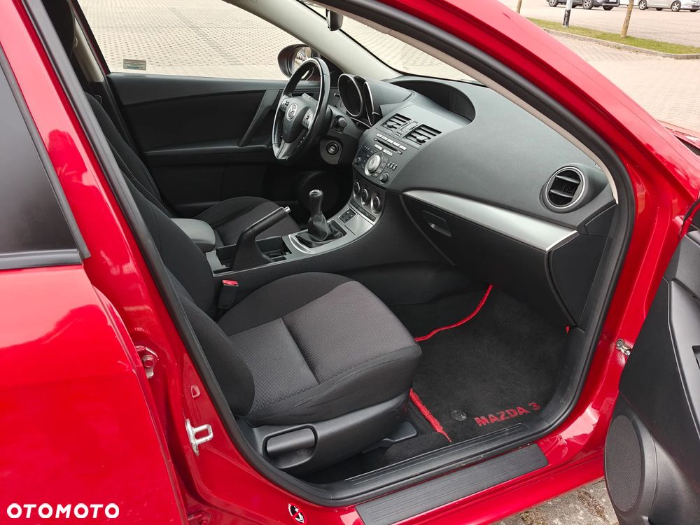 Mazda 3 2.0 Exclusive + - 15