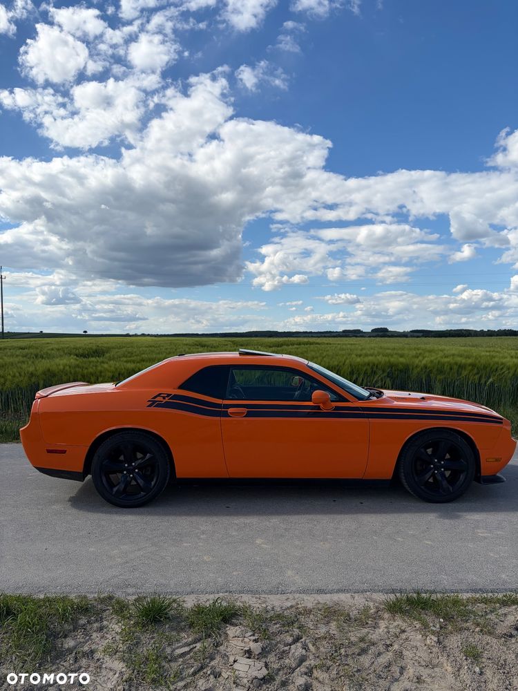Dodge Challenger - 1