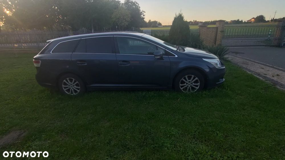Toyota Avensis 1.8 Luna - 2