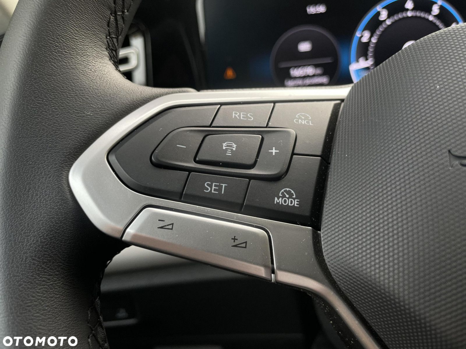 Volkswagen Tiguan - 28
